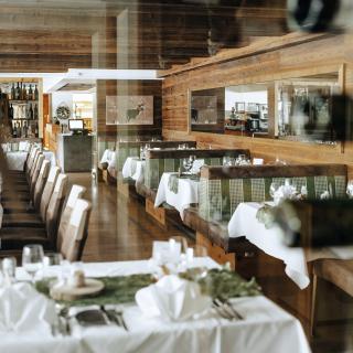 2024_08_06_HannahKatrin_SneakPeeks-10 2024_08_06_HannahKatrin_SneakPeeks-10