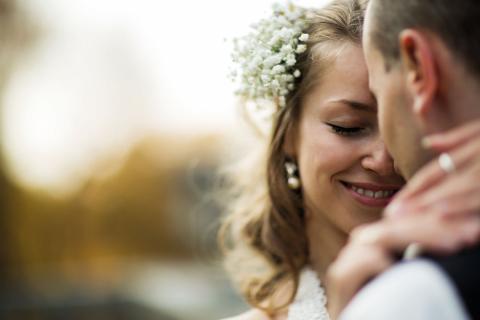 Das romantische Familienhotel direkt am Bergsee, im Winter absolut schneesicher, im Sommer angenehm fresh an der Grenze zwischen Steiermark und Kärnten. Schifahren, Snowboarden, Schneeschuhwandern, Eislaufen, Langlaufen im Winter, Wandern, Mountainbiken, Jagd und Entspannung im Sommer. Yoga, Retreats, Wellness, Spa, Seminar und Hochzeit mitten im Zirbenwald mit Bali Flair. Bio regionale Kulinarik, gerne auch vegan und vegetarisch. 