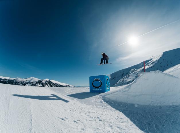 TH Snowpark (c) Blue  Tomato TH Snowpark (c) Blue  Tomato