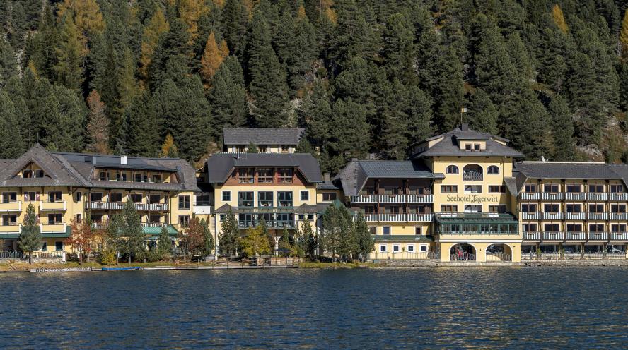 Hotel Jägerwirt vom See aus 2022-10-16_008 Hotel Jägerwirt vom See aus 2022-10-16_008